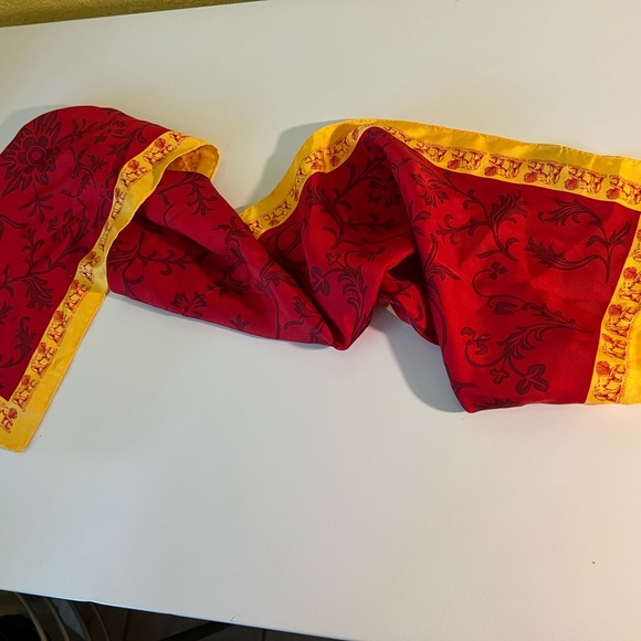 Majesty of Spain Silk scarf - Picture 2 of 7